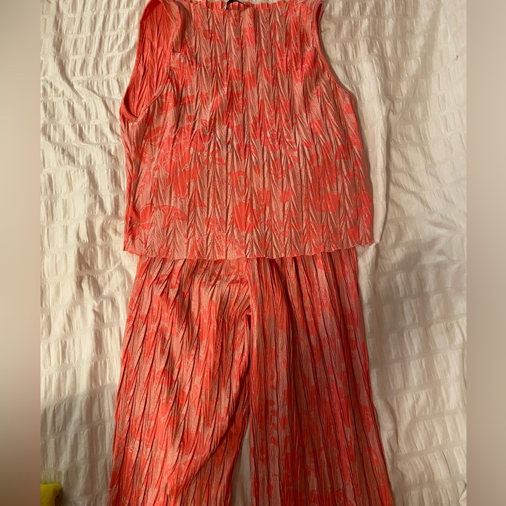 Zara Set - Picture 3 of 4